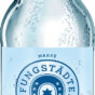 Flasche Mineralwasser spritzig Tropfen.jpg